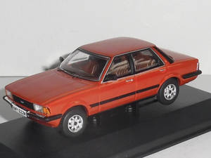 Models - AUTOART FORD/LOTUS CORTINA MK1 1964 WHITE 1:l18 DIECAST