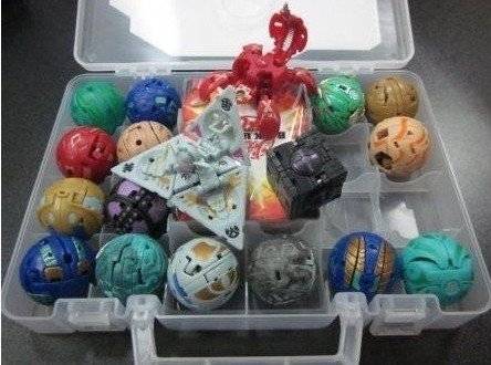 18 new bakugan &18 METAl CARD in bakucase all different amazing gift by world cup trophy