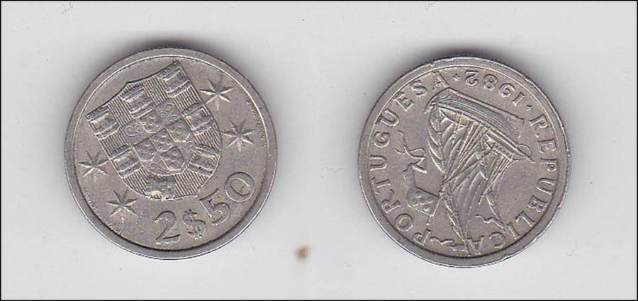 PORTUGAL 2 AND A HALF ESCUDOS 1982