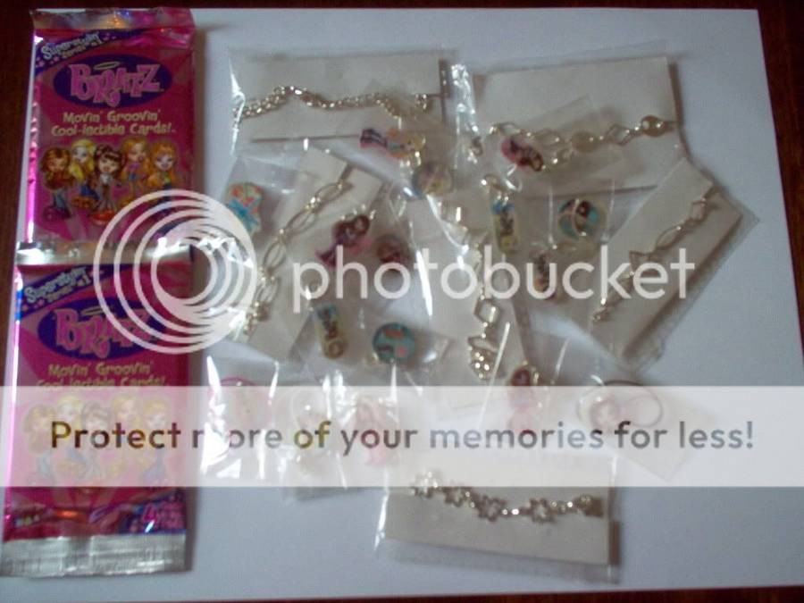BRATZ  2 x CHARM BRACELET & 4 x CHARMS