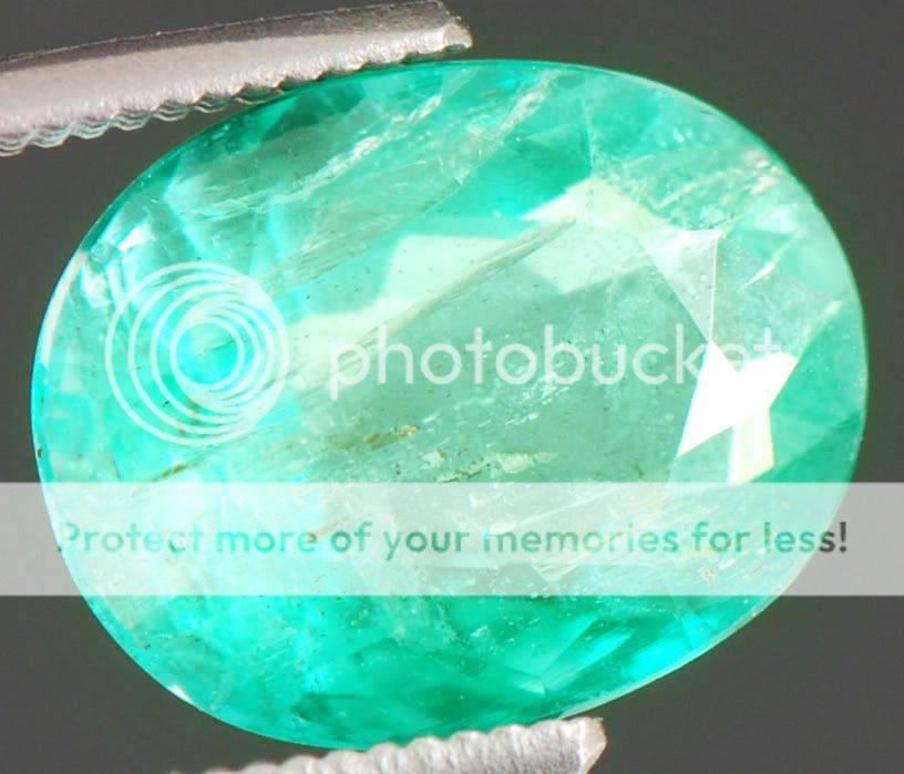 Lab Certified 2.56cts Untreated & Unheated Colombian Emerald Gemstone