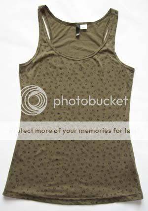 GREAT Khaki top with skull prints