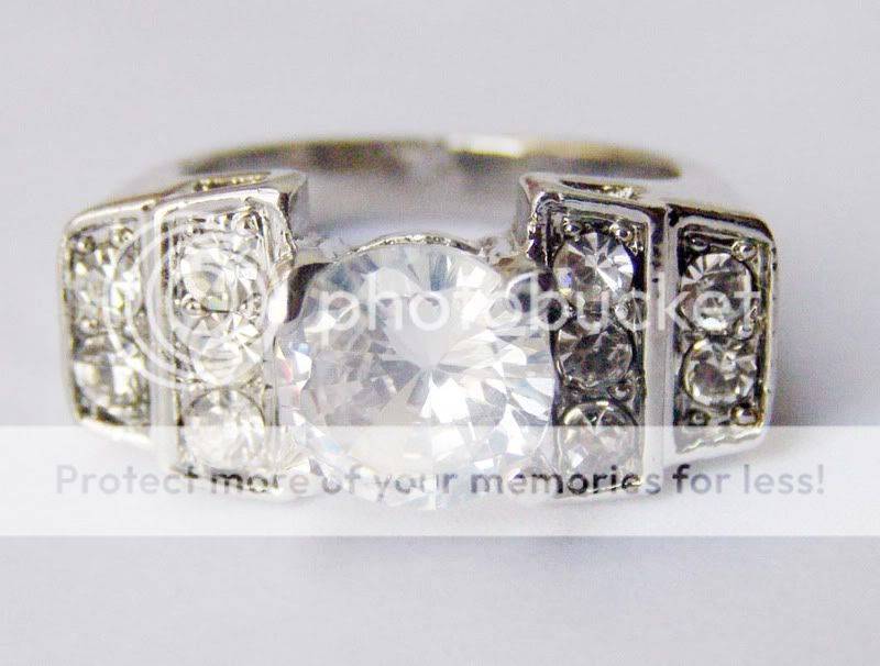 18kwgp & CZ STUNNING RING! size 6