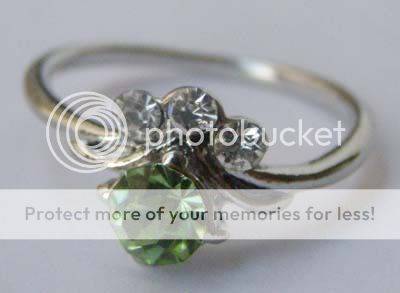 VERY PRETTY 18kgp CZ ring size 6!!