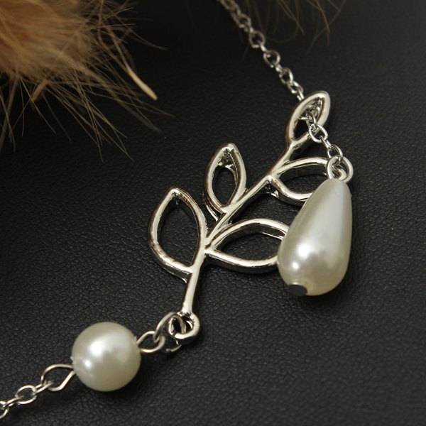 Hollow Tree Leaf Pearl Necklace