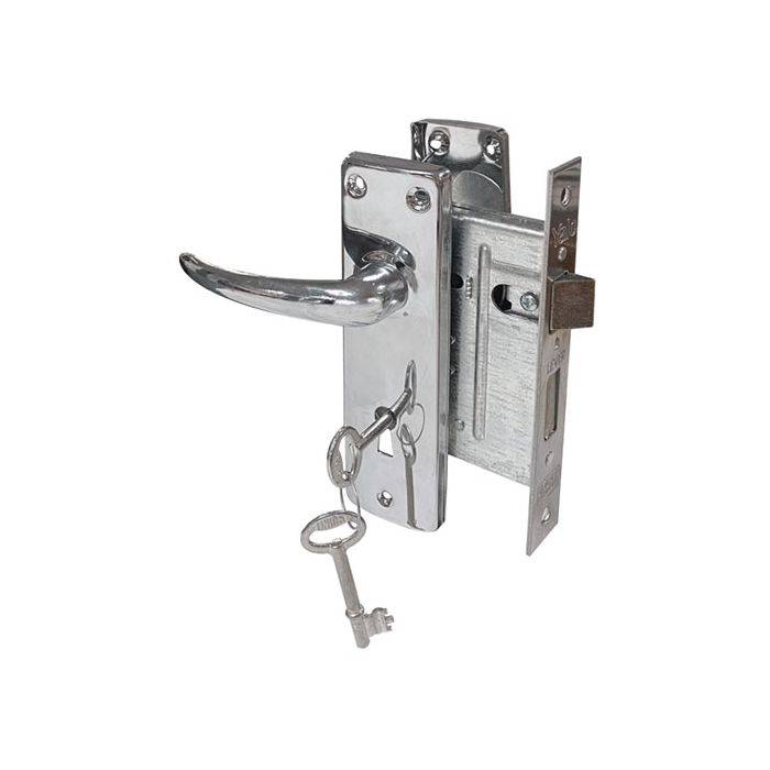 Yale Chrome Plated Keyhole Lever Handle On Backplate 2 Lever Lockset