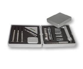 22pc mini tool box in presentation box !!... No Reserve. CraAzy..Start @ R1 (PerKal Gifts)