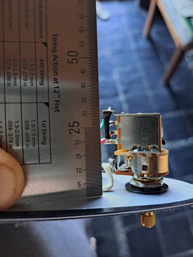 Push / Push Potentiometer (18mm Shaft Length)