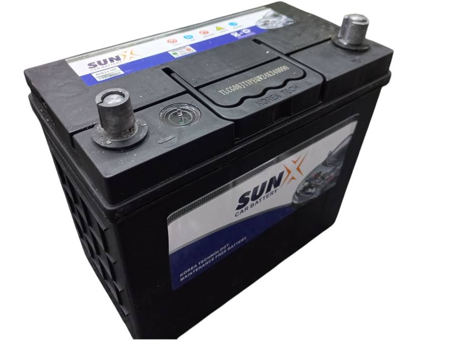 FB0260  SunX 636 - Auto Battery 12 Volt 45Ah with OLD Battery. Plus R220 without OLD Battery.