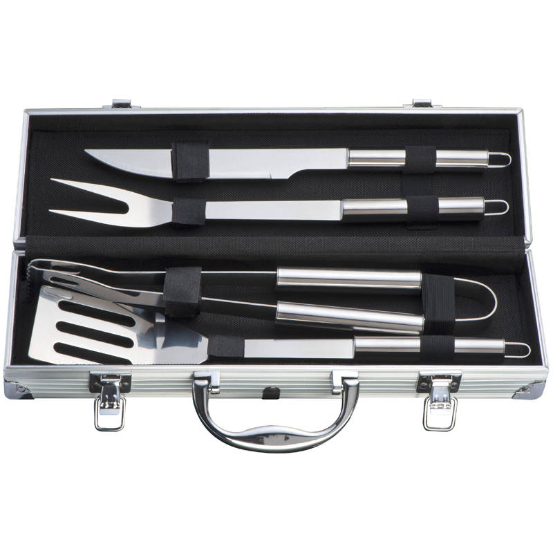 Metal Braai case with tongs, spatula, braai fork and a knife (63044)