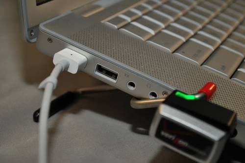 latosta ports light laptop stand.jpg