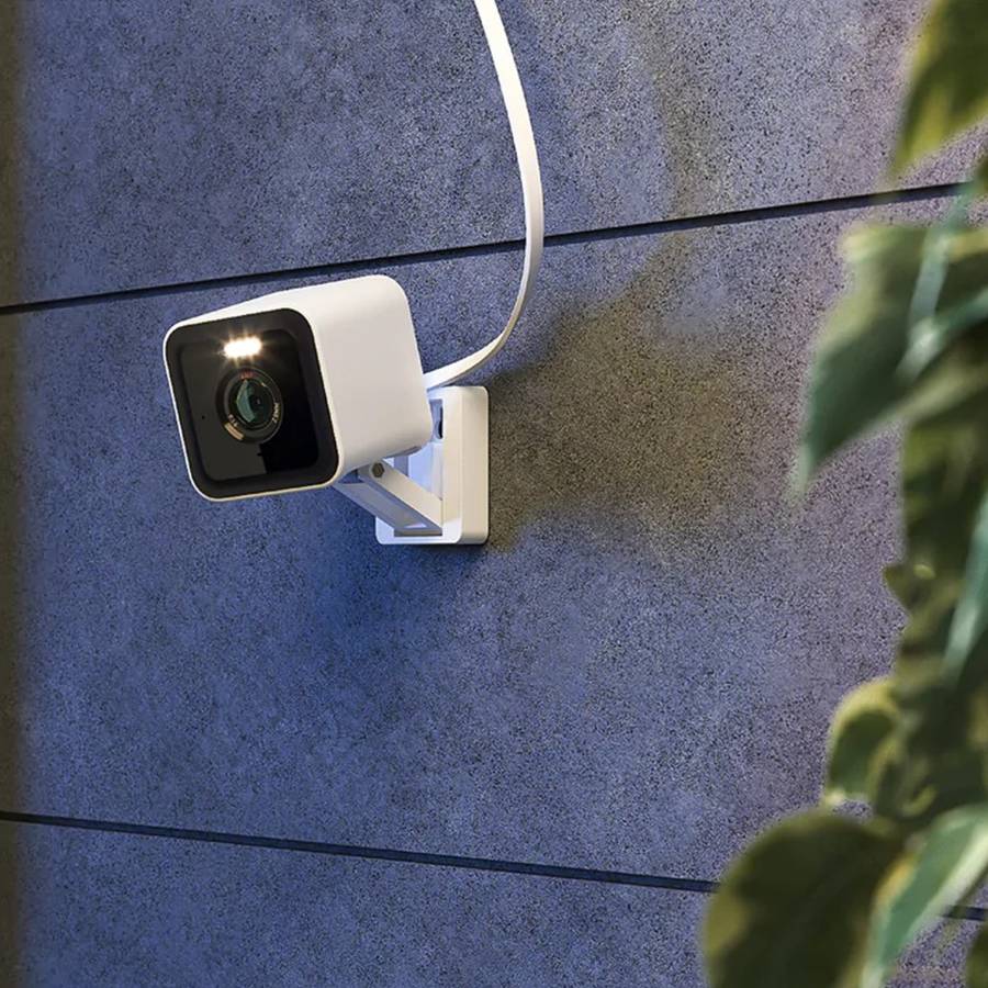 Wyze Cam v3 Pro - 2K Resolution / IP65 / Two-way Audio/ MicroSD Ready - With Edge AI