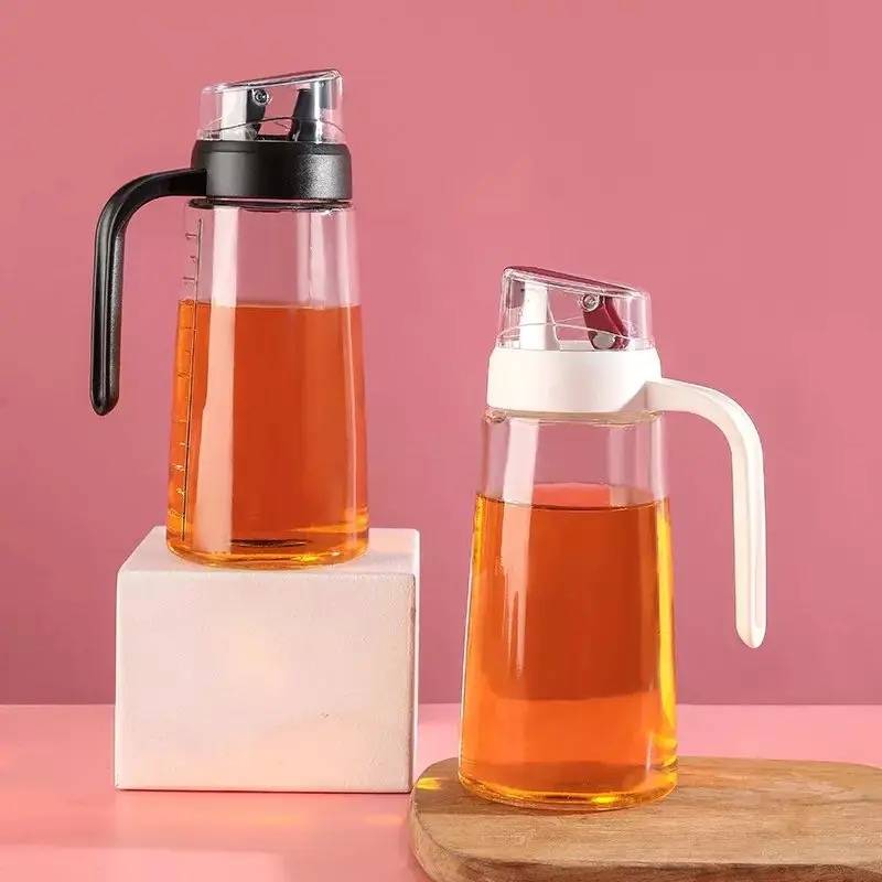 Cooking Oil Bottle With Automatic Opening And Closing That Is Leak Proof 630 ml White