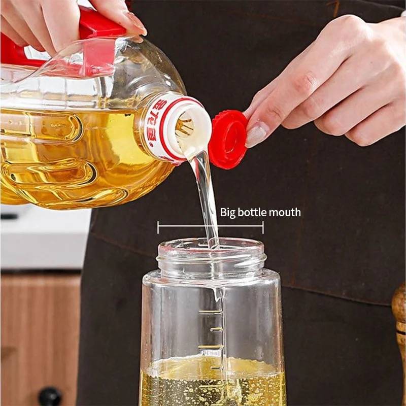 Cooking Oil Bottle With Automatic Opening And Closing That Is Leak Proof 630 ml White