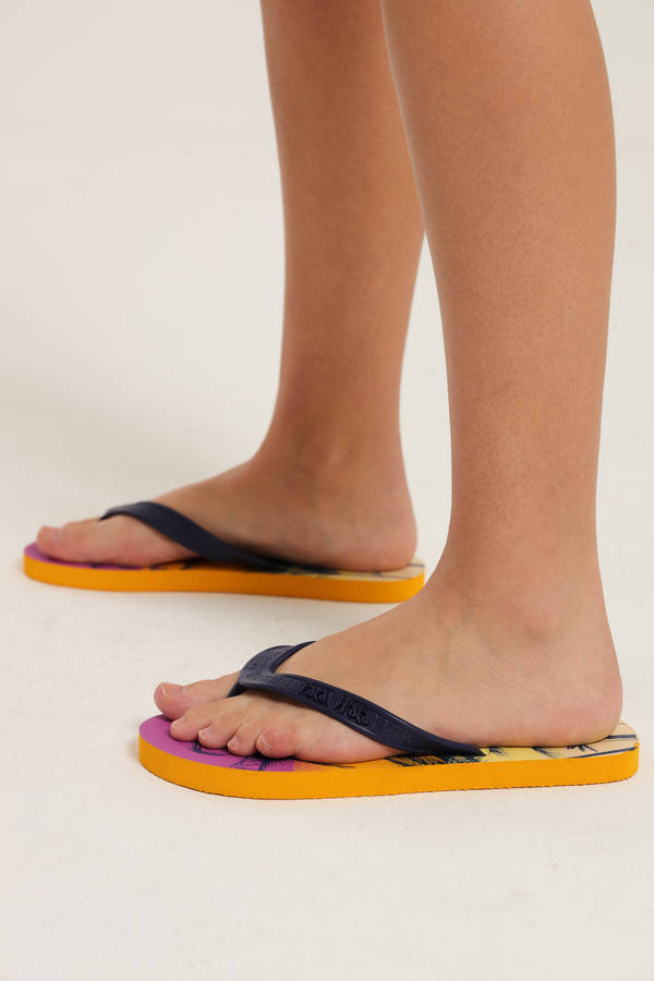Pata Pata Unisex Flip Flop Sandals