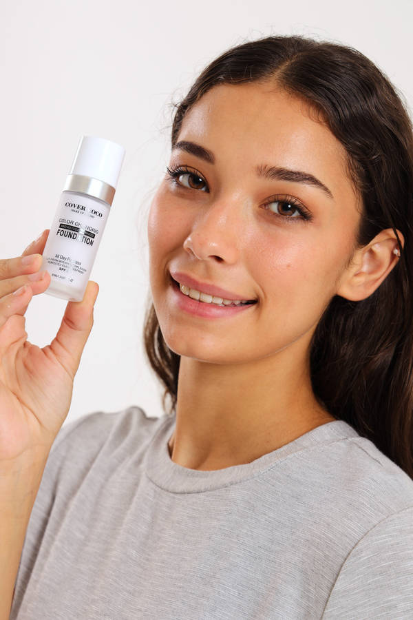 Colour Changing &amp; Adjusting Naked Foundation 30ml