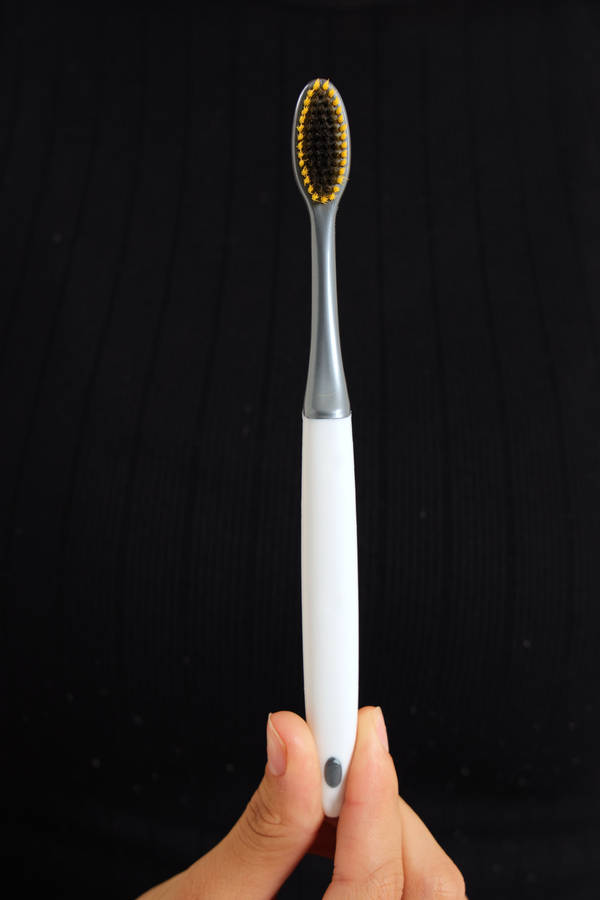Senza® Adult Toothbrush Medium With Case