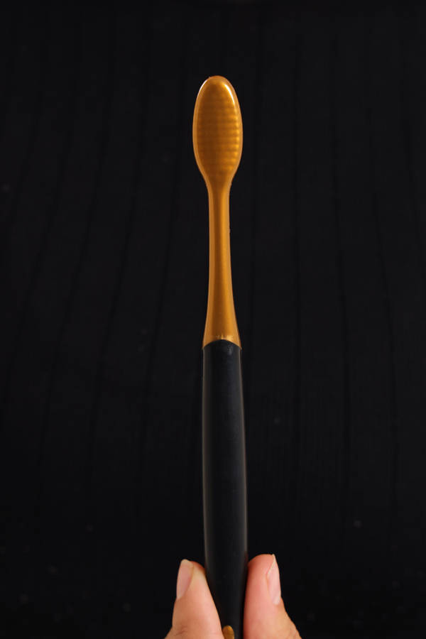 Senza® Adult Toothbrush Medium With Case