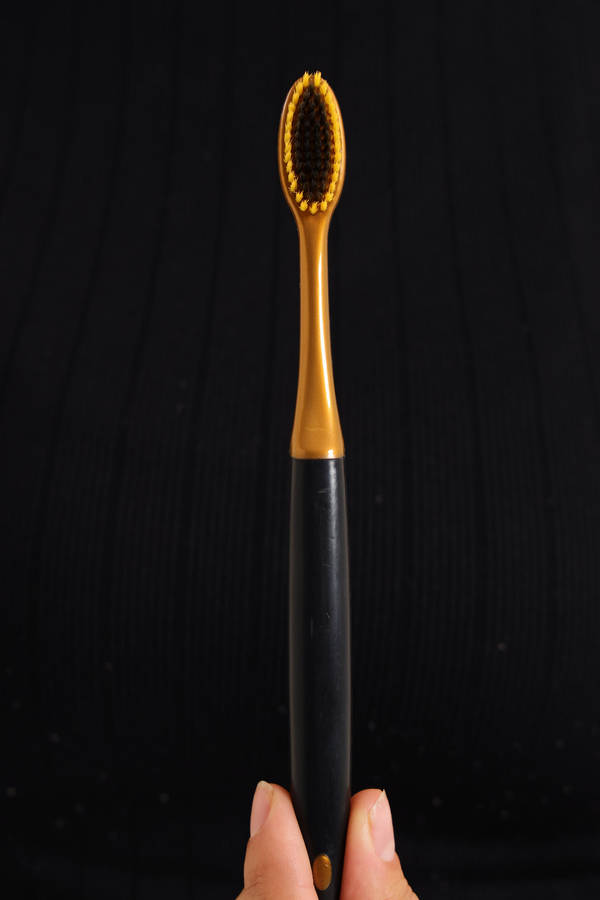 Senza® Adult Toothbrush Medium With Case