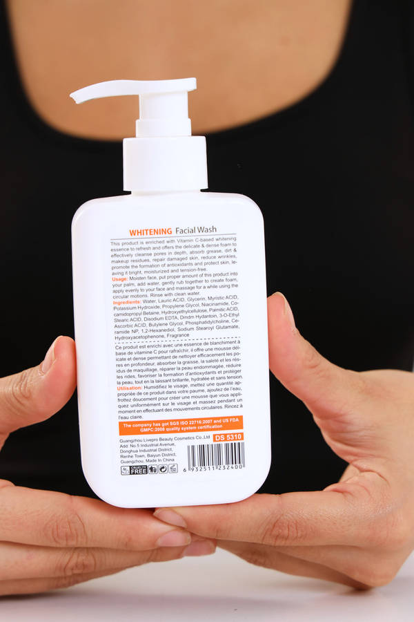 Disaar Whitening Facial Wash 200g