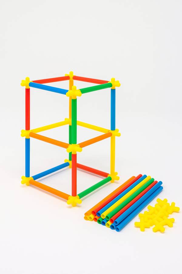 100 Plastic Straws & Connectors Construction Building Set Preschool Fine Motor Skill Toys for Gir...