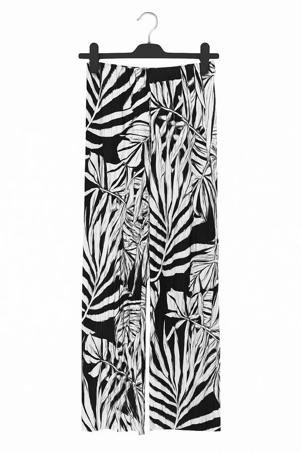 ladies Black & White Printed Pants and Wide Arm Crop Co-Ord Set