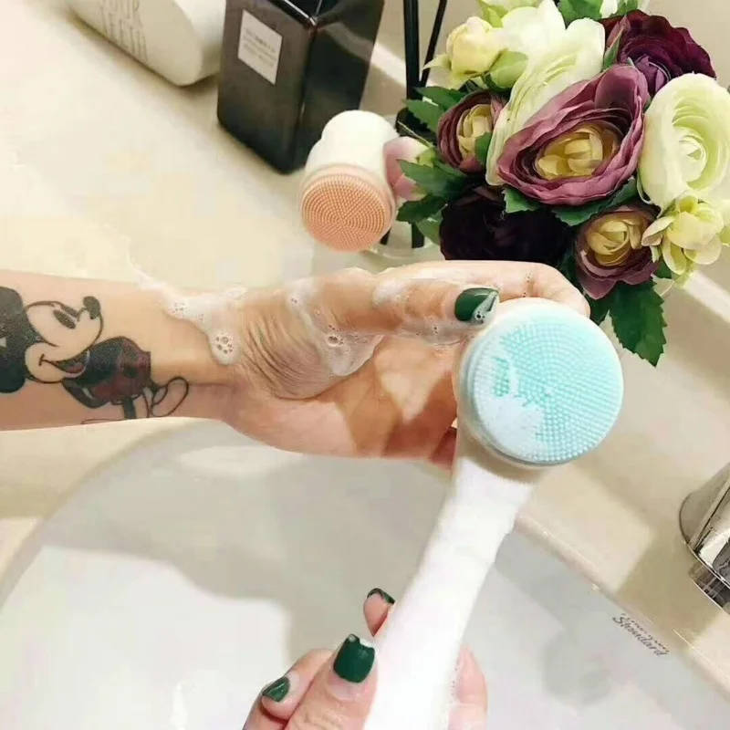 2-in-1 face cleansing brush Face Cleanser and Face Exfoliator