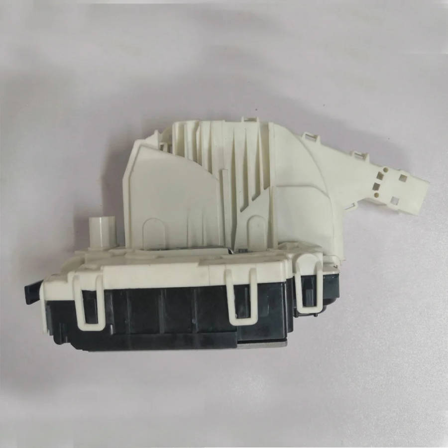 suitable for Mercedes Benz w207 W204 front door lock mechanism passenger right 2047201835
