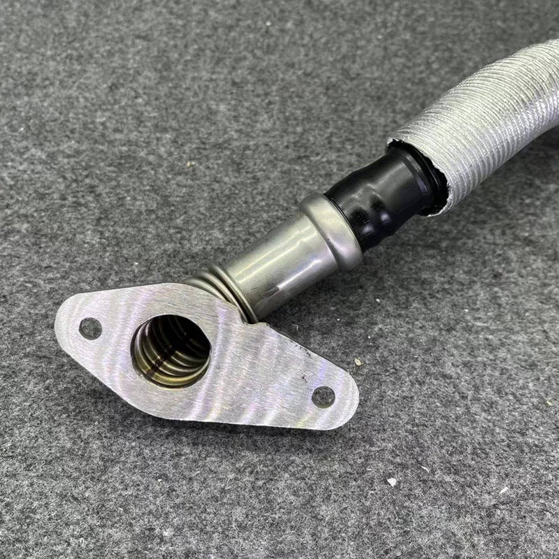 For Audi A4 A5 A6 A8 S5 S8 Quattro Q5 VW Amarok Seat Oil Water Separator Vent Hose Breather Pipe