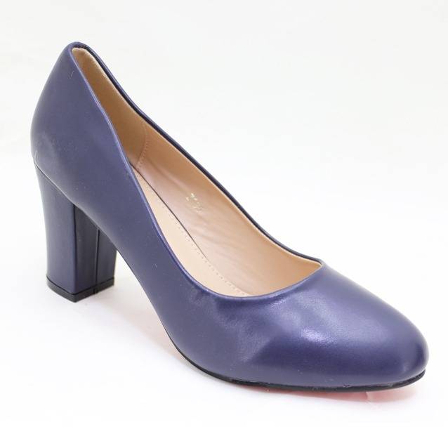 Mid Heel Court Shoe -Size  4 5 7 left