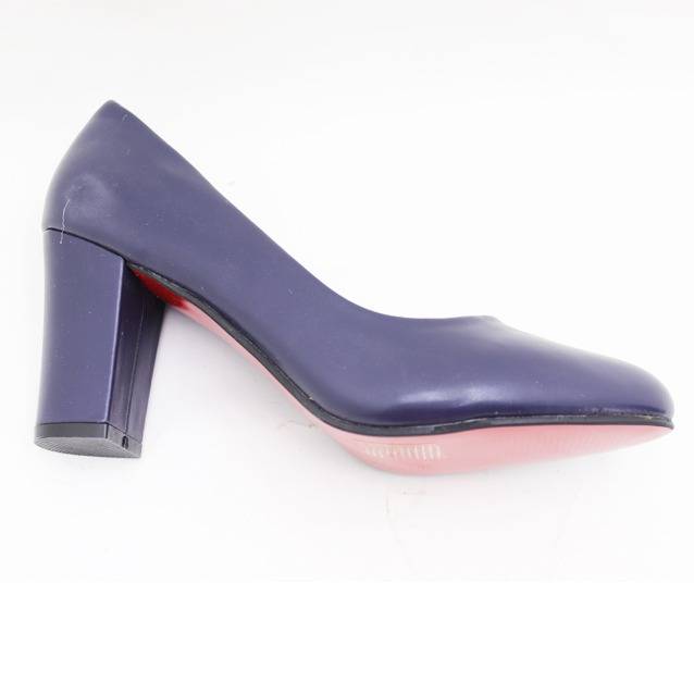 Mid Heel Court Shoe -Size  4 5 7 left
