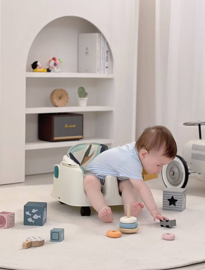 BabyWombWorld 3-in-1 Beige with Grey Inner Convertible Baby High Chair with Wheels (Demo)