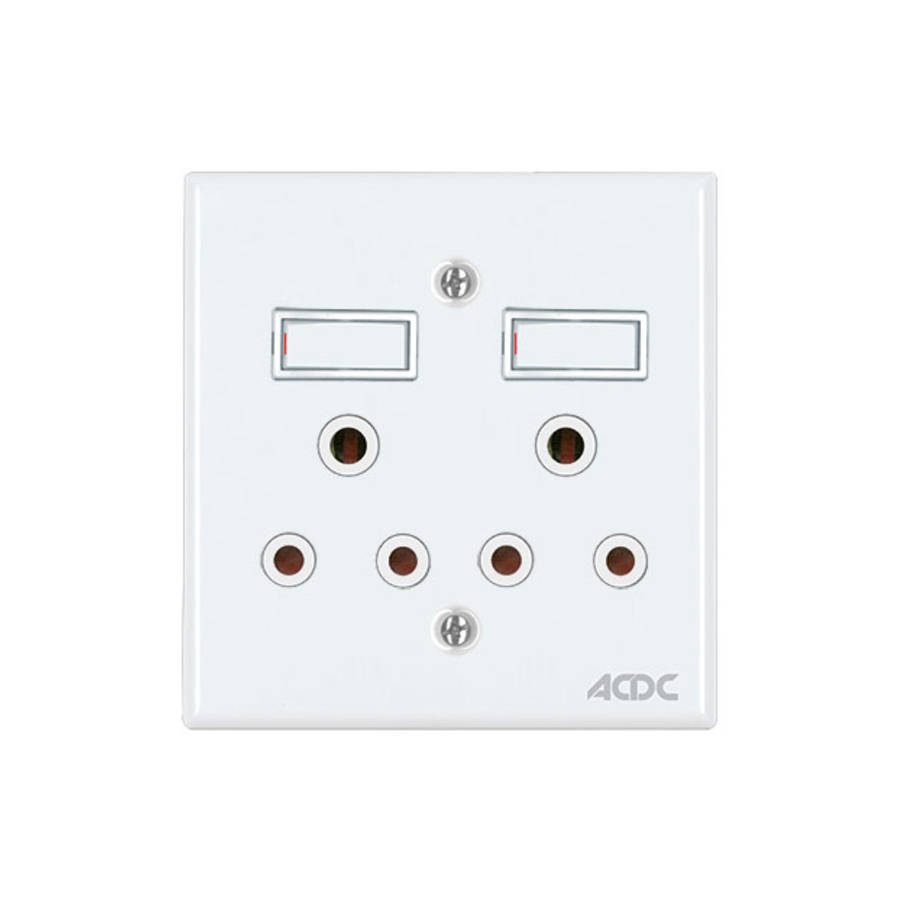 Classic Sockets 4 x 4 2 x 16A Switched Sockets White