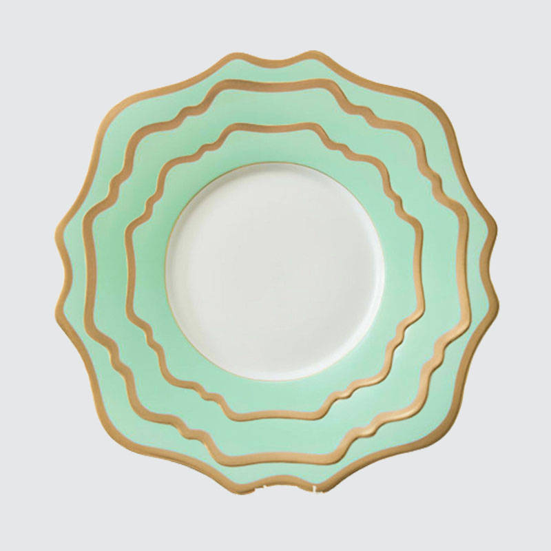 Plastic Scalloped Underplate Green 33cm