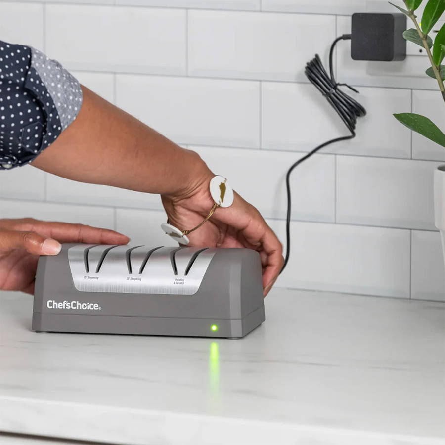 DC-1520 Rechargeable Angle Select Electric Knife Sharpener