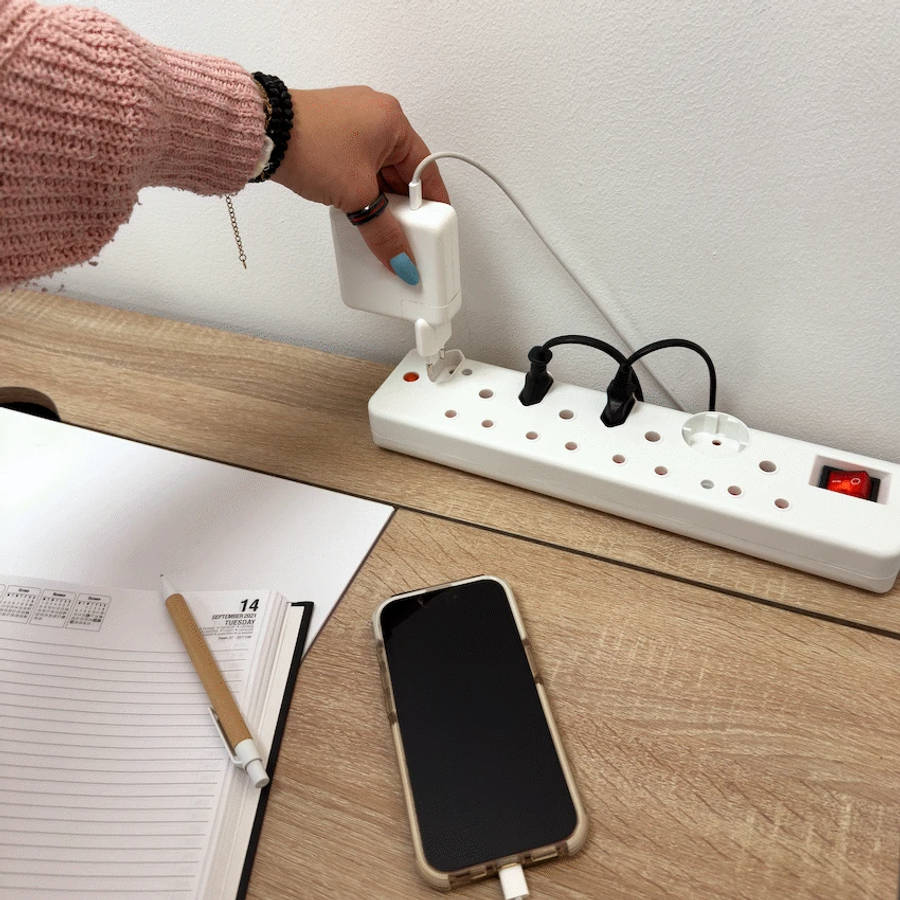 Ellies 8-Way Medium Surge Multiplug 0.5m