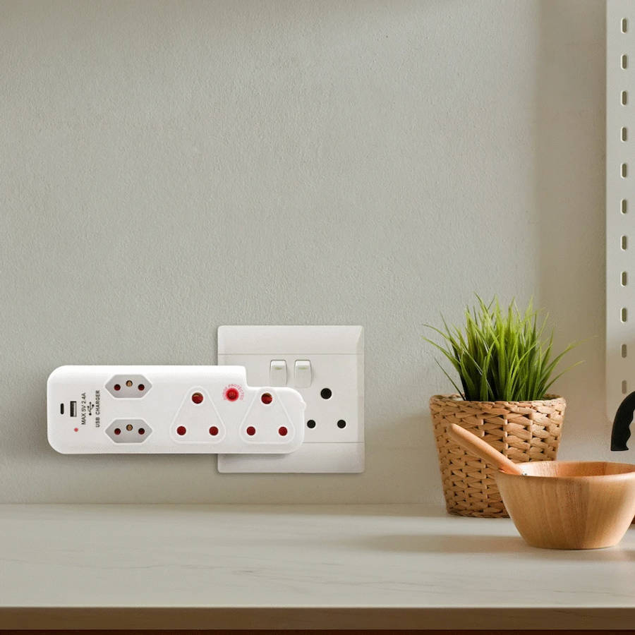 Ellies 4 Way Medium Surge adaptor with type C + USB