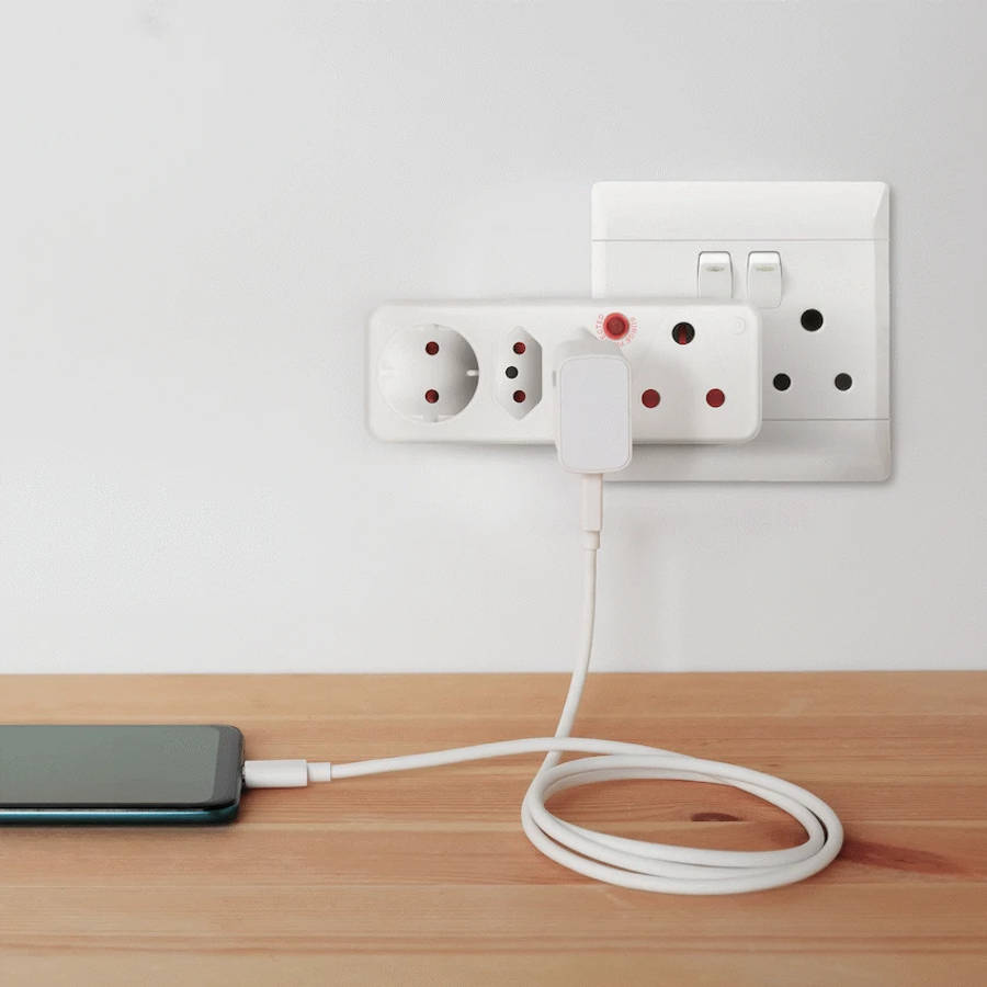 Ellies 4-Way Medium Surge Adaptor with Schuko - White