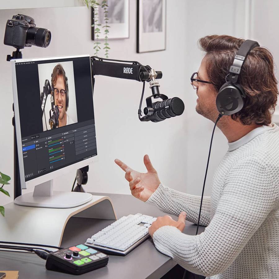 RODE PodMic USB - Versatile Dynamic Broadcast Microphone