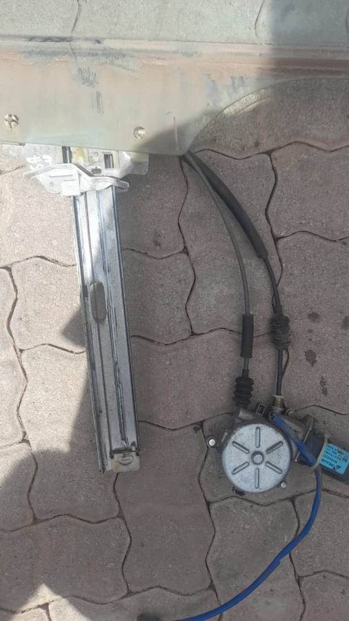 2002 Kia Shuma 2 Window Mechanism