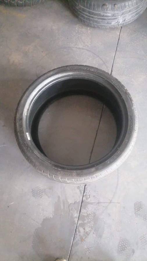 Tyre 225/35/19
