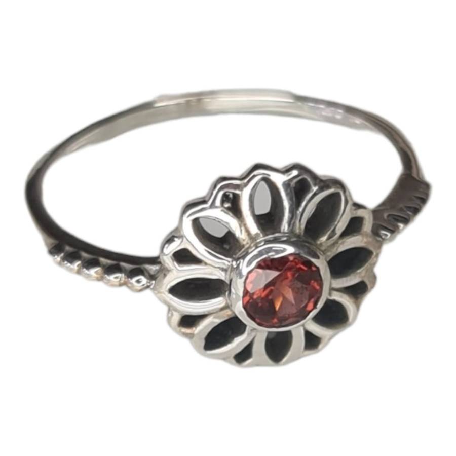 Garnet ring in 925 silver, round, size 8