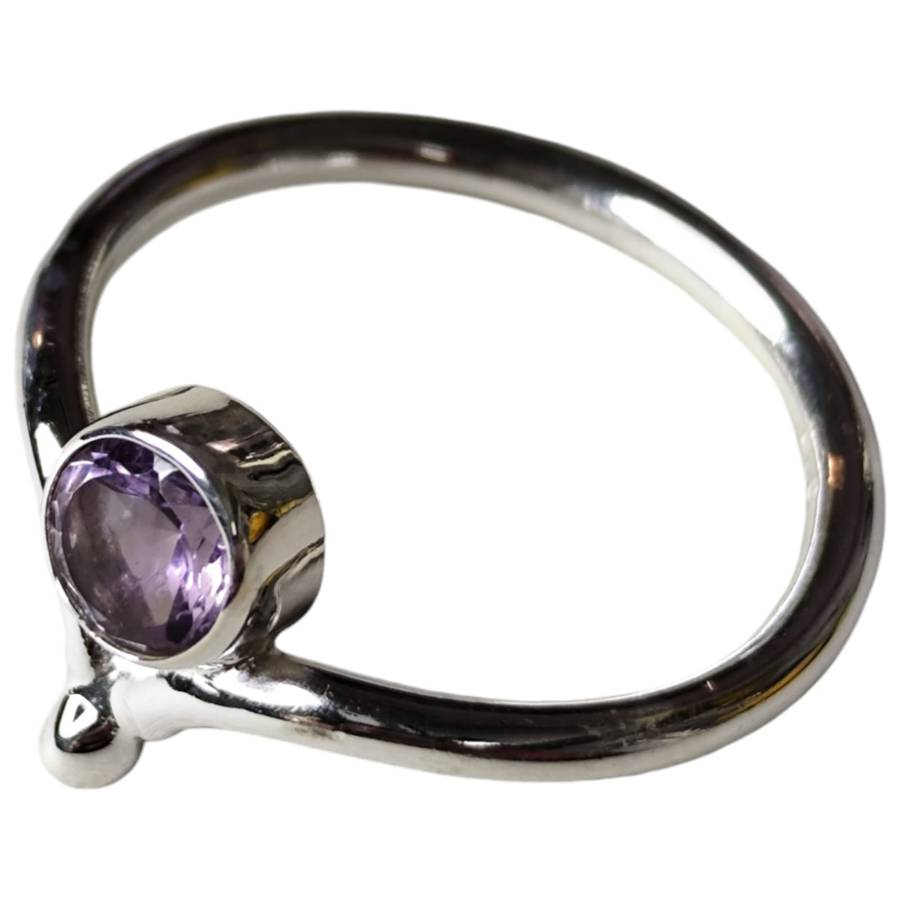 Amethyst ring in 925 silver, round, size 7