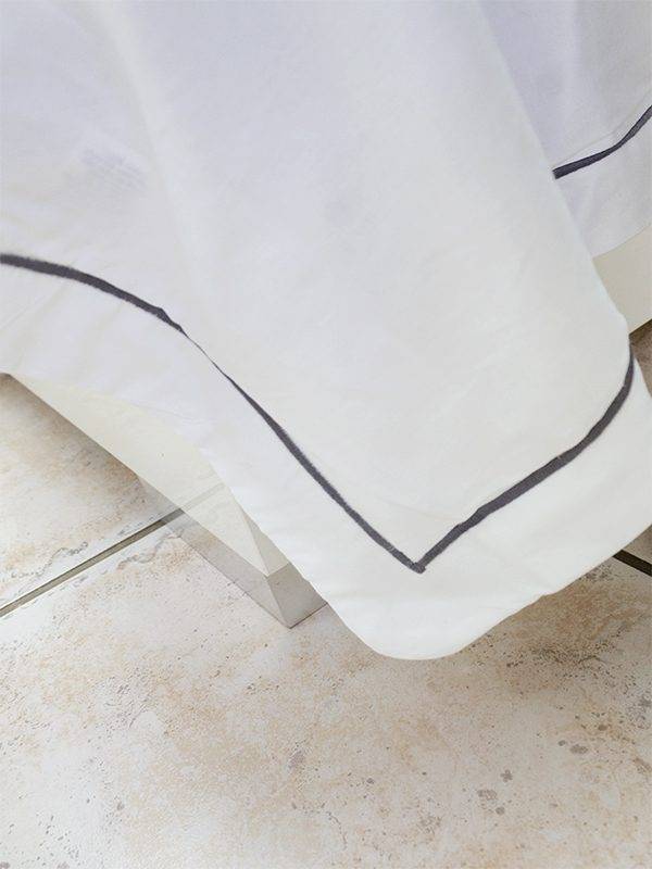 Rey's Fine Linen - Premium Collection - Oxford Castlerock Satin Stitch Duvet Cover Set