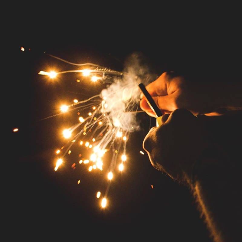 Survival Flint Rod with Metal Knife Rod