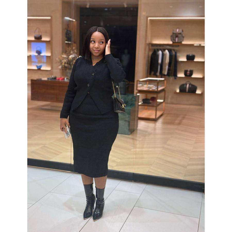 2 Pieces Ladies Elegant Knit Skirt & Sweater Set