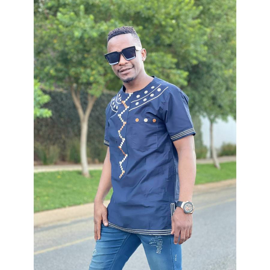 Mens African Vintage Embroidered T-Shirt - BLUE / XL