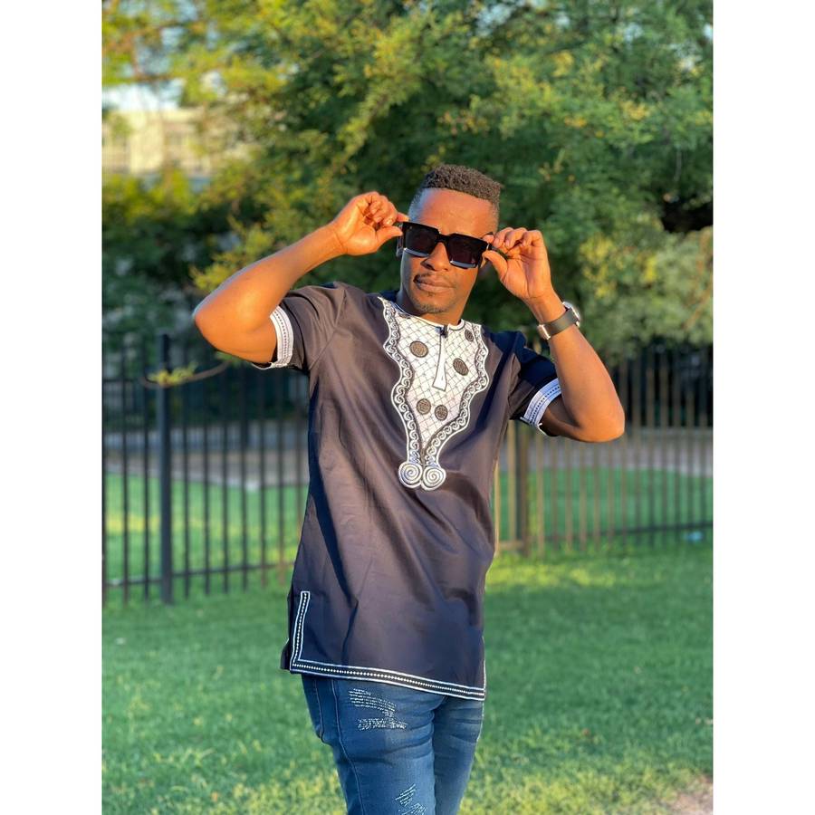 Mens African Vintage Embroidered T-Shirt - BLUE / L