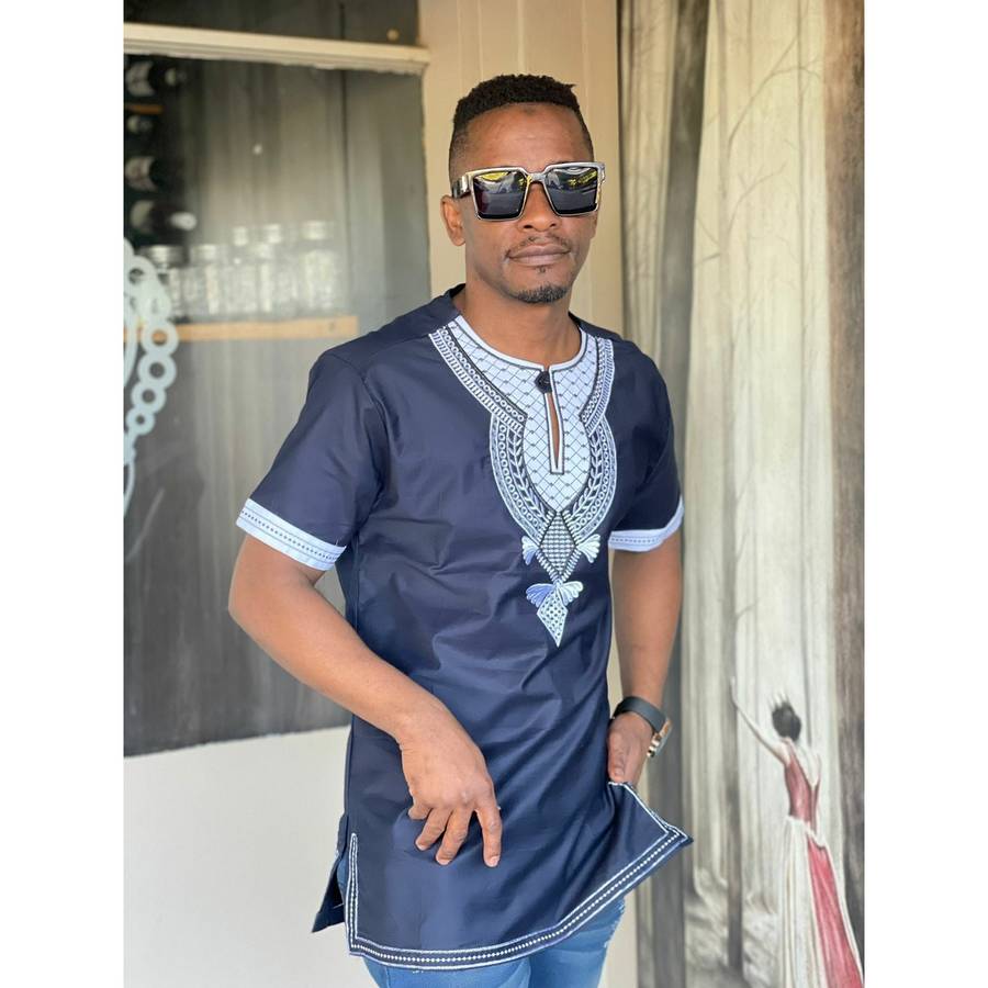 Mens African Vintage Embroidered T-Shirt - WHITE / 3XL