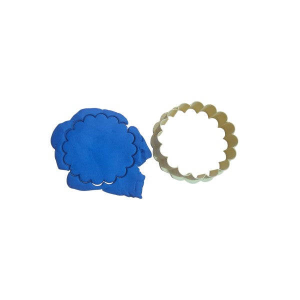 Hubbe Cookie Cutter - Scalloped Circle Large
